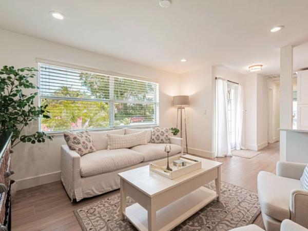 Luxurious Coasal Retreat in Naples - 3-Bedroom, Private Pool